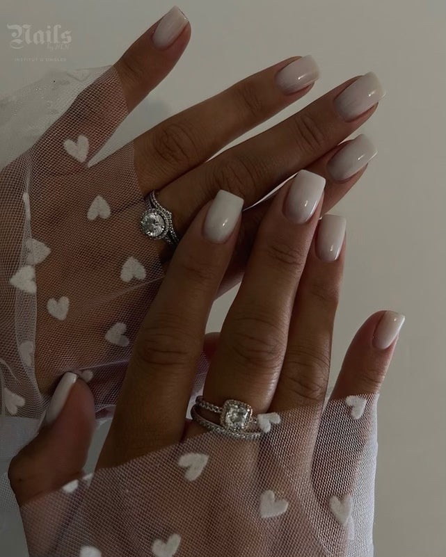 Les Formes et Longueurs d'Ongles en Vogue pour 2024 : Trouvez la Manucure Parfaite pour Vous"